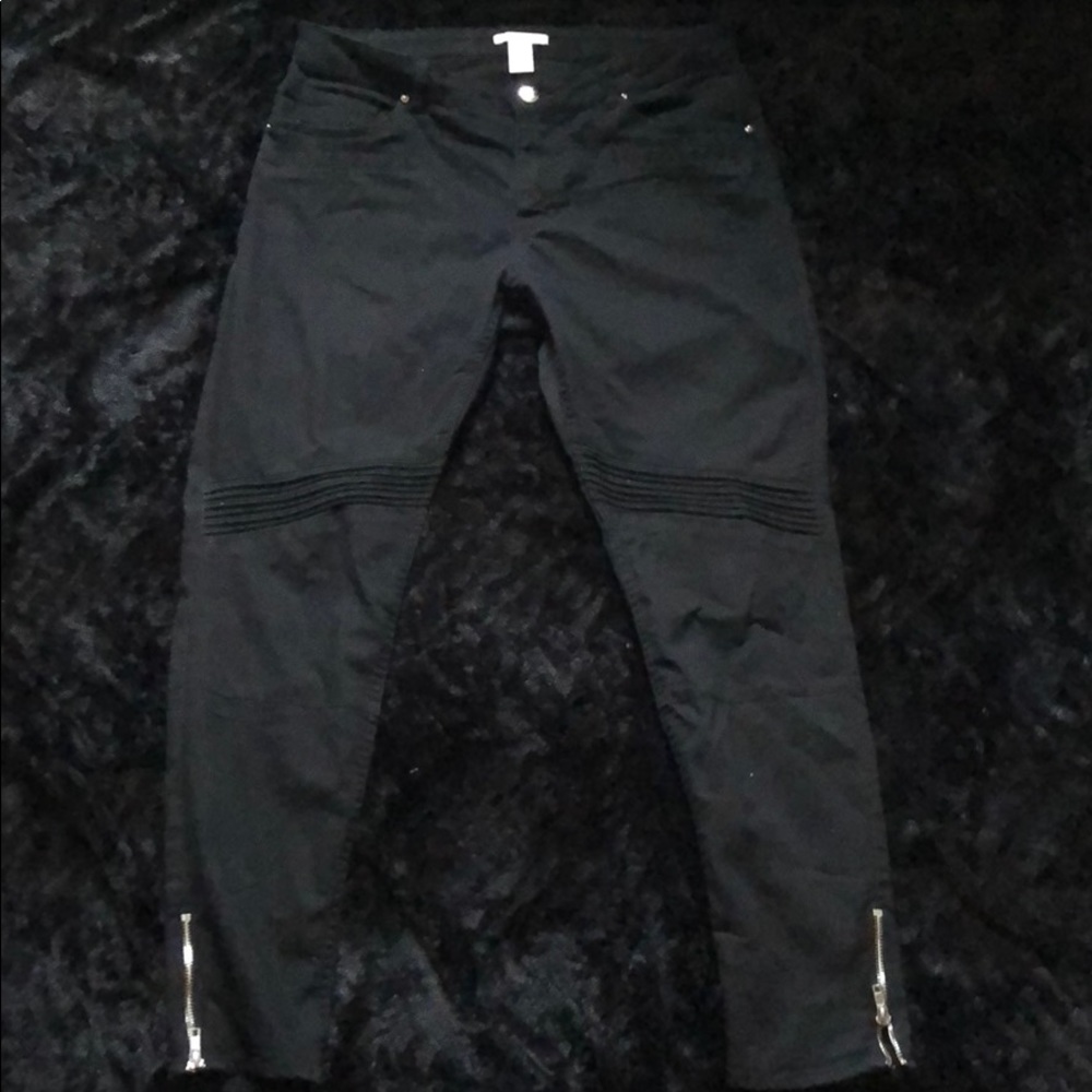 Biker Distressed Jeans